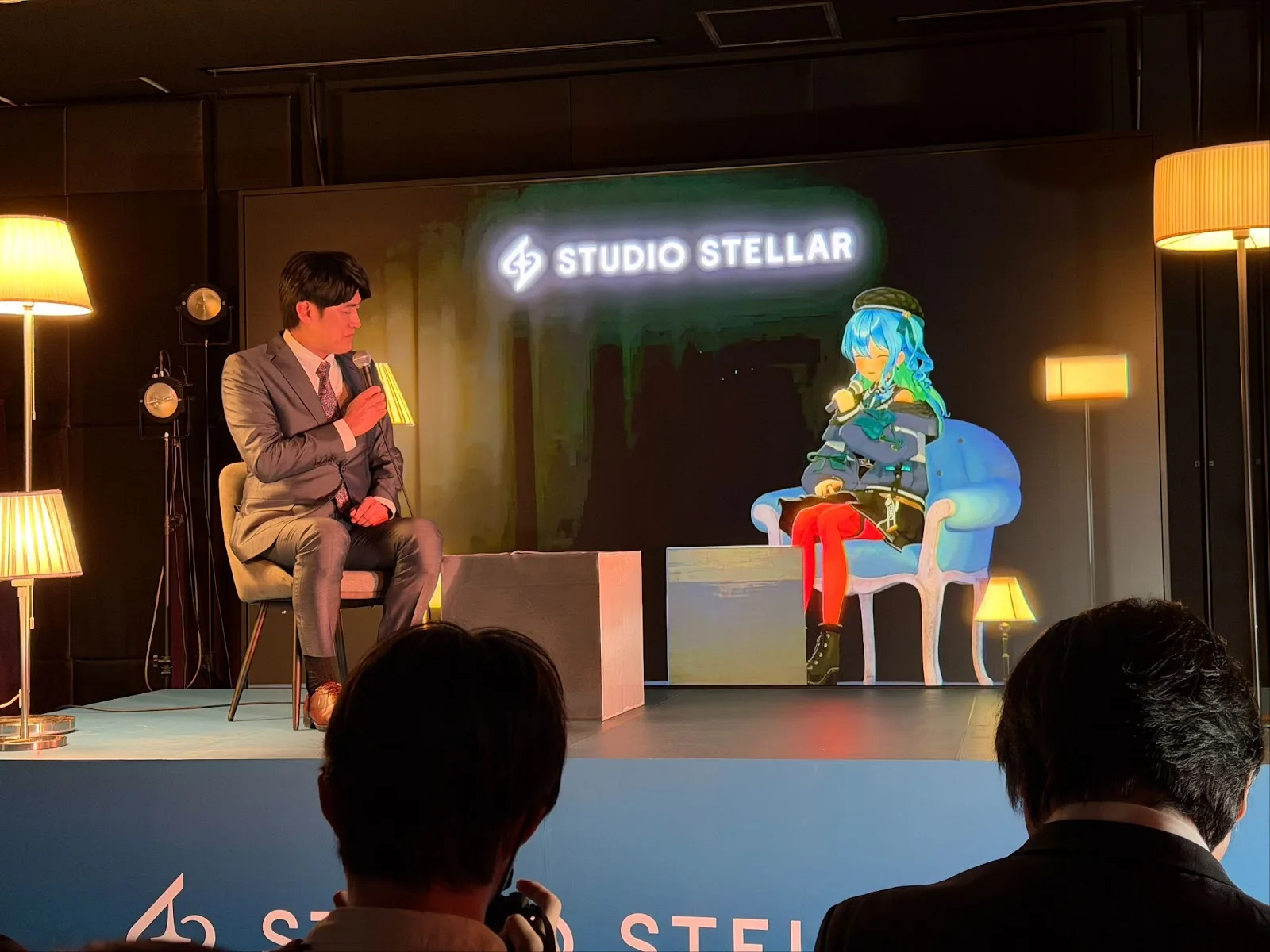 当一个VTuber决定在涩谷挂广告牌，她真正想打破的是什么？