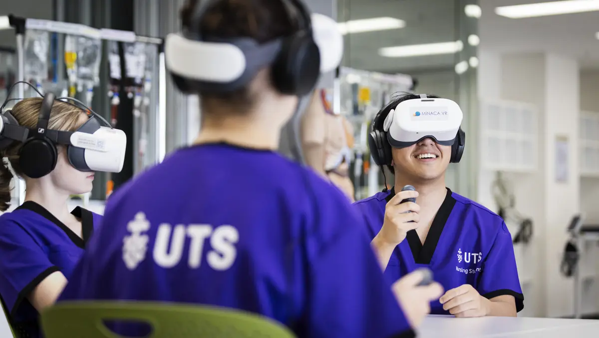 护士在实习前要先挨打?这所大学用VR让他们学会保护自己